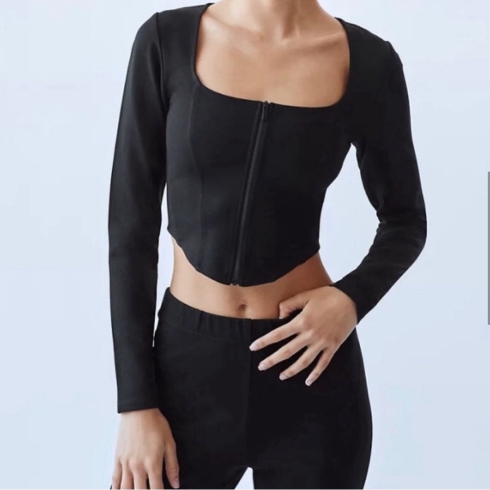 🎀ARITZIA🎀 maverick longsleeve top bustier